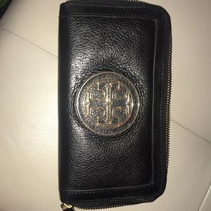 Black Tory Burch wallet